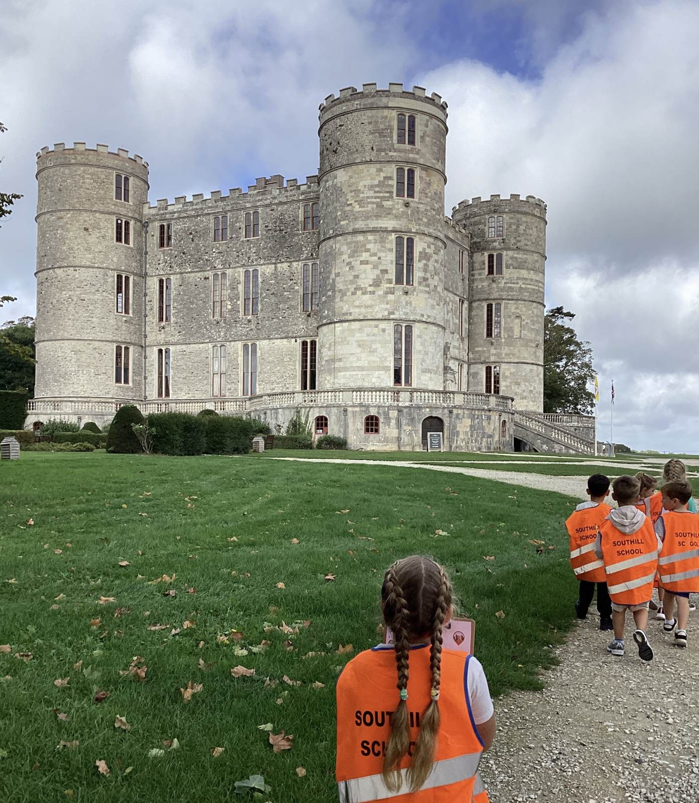 Year 1’s Big Adventure at Lulworth Castle!